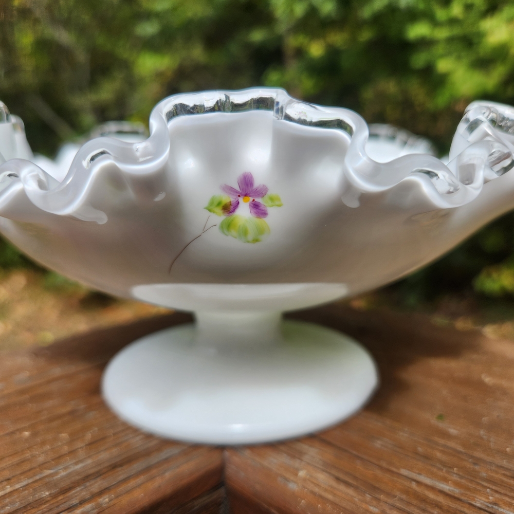 Vintage Fenton Silver Crest "Violets In The Snow" Console Bowl Signed By Artist - Picture 7 of 14